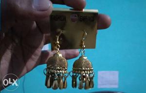 Artificial jhumka in gold color (100% new) no any