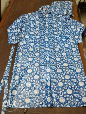 Attractive printed Raincoat for Women. In new