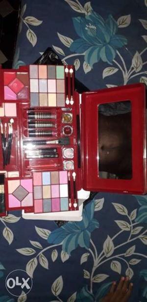 Red And White Makeup Palette