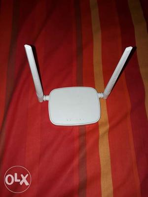 Tenda Router 1 months old with 3 yr warranty with