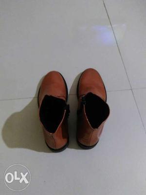 Unused short ankle boots for just Rs900 size 36