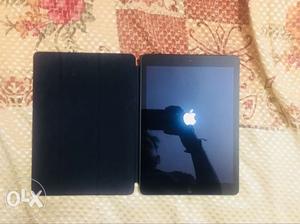IPad Air in very good condition and hardly used !