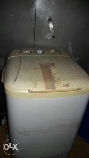 Onida Lilly pot washing machine