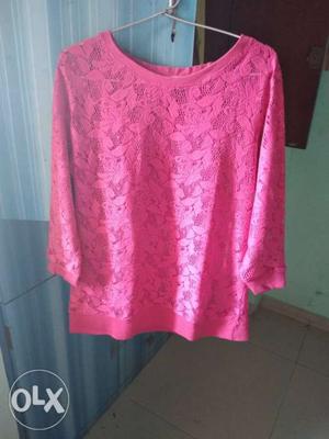 Unused pink top by Max (size M)