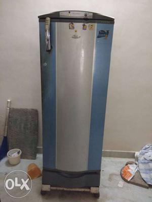 Whirlpool fridge in working condition