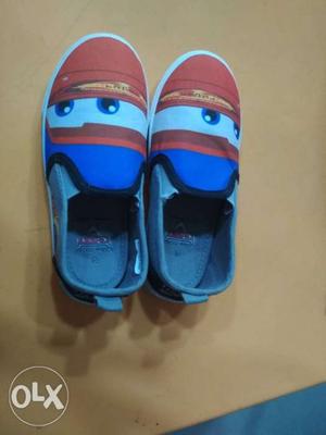 28 size of kids pair shoe. mrp is. 499. it's. of