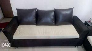 3 years old, very good condition With signal seater 2 sofa