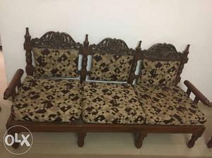 3+2 5 Seater Sofa. Excellent condition Made with