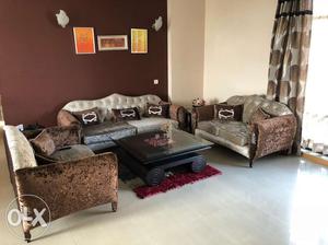 3+2+2 premium velvet sofa set in almost new