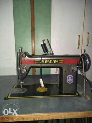 Arun Sewing Machine With Motor and L.E.D light.