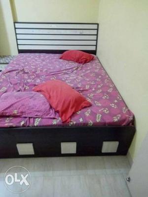 Bed with mattress & corner table