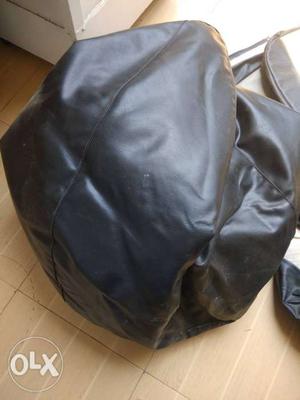Black bean bag in very good condition