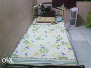 Black metal bed size 3 by 6