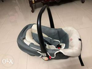 Car seat for kids between 0 to 3 years. It is 4