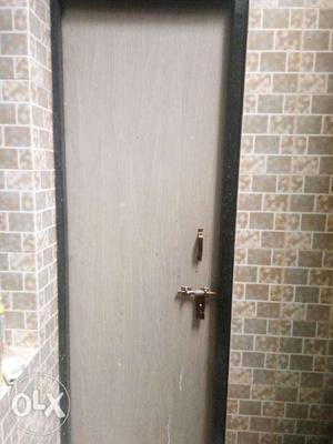 Door heavy with iron chogath