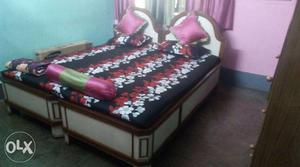 Double bed with box palang made of Sheesam wood,