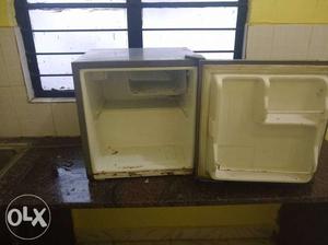 Haier fridge,good condition,small fridge,few