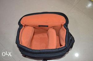 Lowepro adventura 170 shoulder bag for camera