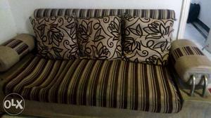 Moving out sale. 3 seater Sofa set