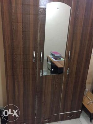 New 3 door wardrobe like new 3 months old. sell