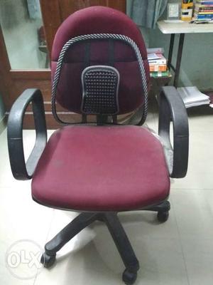 Office chair in good conditon with no problems in
