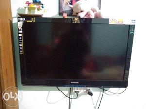 Panasonic 32 in lcd tv with facebook wifi and