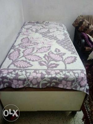 Single heavy bed in good condition
