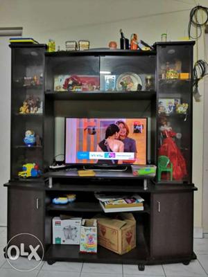 Tv stand with led lights. Good condition.