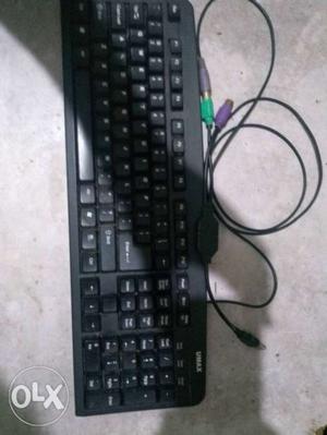 Umax keyboard in working condition.