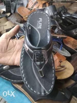 Unpaired Black Leather Open-toe Sandal
