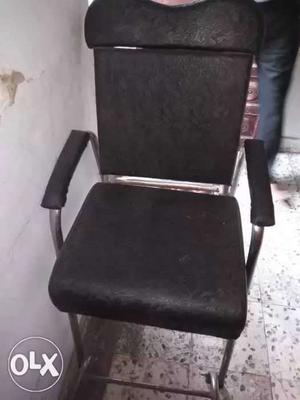 Urgent sell beautipalar chair