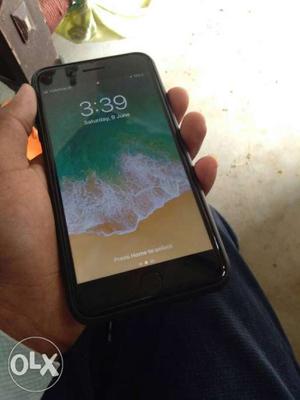 Apple 7 plus 128gb jet black only six month old
