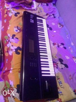 KORG O1W keyboard.. with Indian edit tones in good condition
