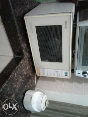 National Microwave in good working condition