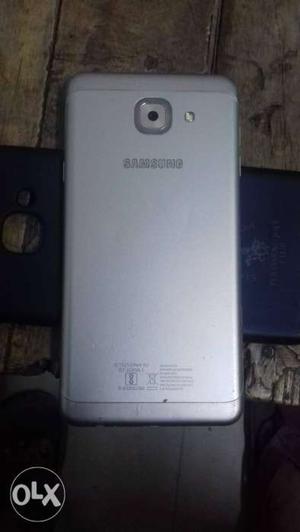 Samsung j7 max good battery life. Phone like a