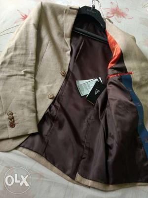 Brand new Vanheusen suit, Size 36