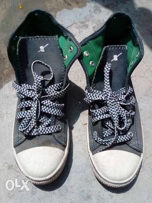 Good condition sparx canvas shoes