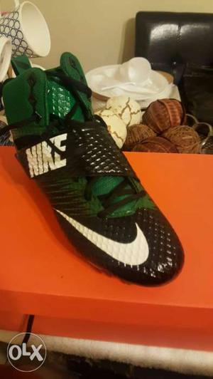 Paired football shoes nike lunarbeast pro td