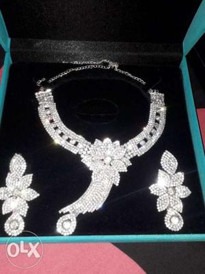 Silver-colored Necklace With Earrings Set