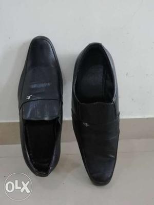 Size 9, mens black formal leather shoes
