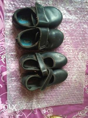Very good condition Bata school shoes size 8 and
