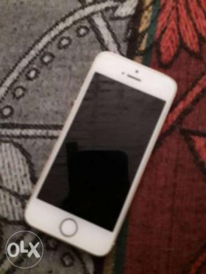 I phone 5s 32gb good condition only charger hai