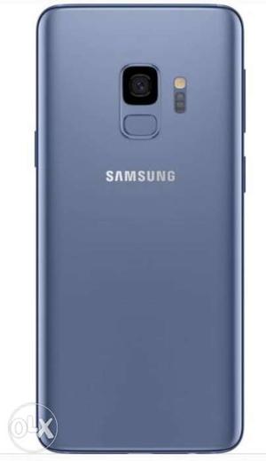I'm selling Samsung Galaxy S9 blue color 64gb,