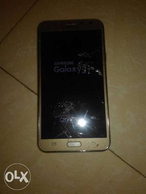 Samsung j7 phone ha 16 gb internal memory phone