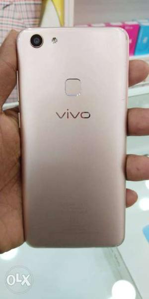 Vivo v7 good condition looking like new mobile 3