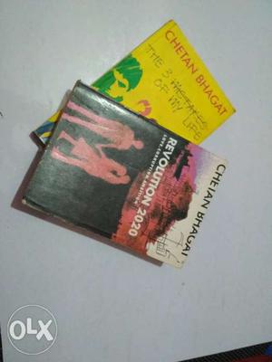 Chetan Bhagat's famous duo. Readable condition.