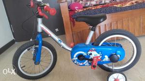 Cycle BTWIN with supports for 2-5 year old