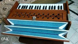 New condition Harmonium. Price fix. nice voice. phn.
