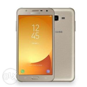 Samsung J7 (GOLD) in a very good condition, 2 GB