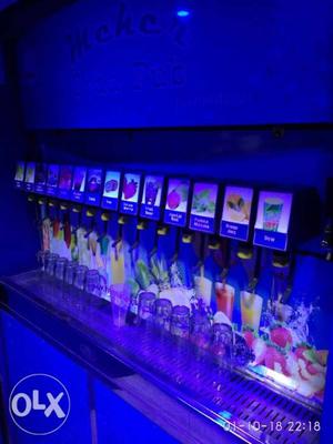 Soda vending machine of 14+2 flavors in very good